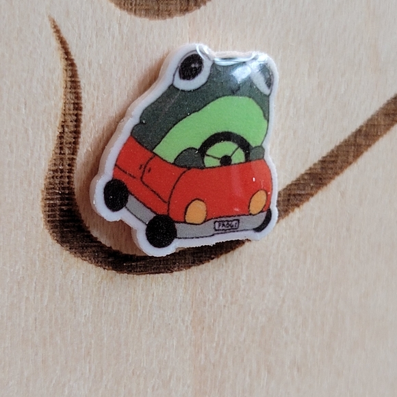 💥LAST PAIR💥 Driving Frog Stud Earrings - Picture 4 of 4